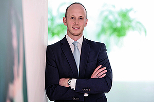 Christoph Schäfer, Berater Gesundheitsmanagement bei B·A·D, betreut das Klinikum Darmstadt im Rahmen von MEHRWERT:PFLEGE Christoph Schäfer, Berater Gesundheitsmanagement bei B·A·D, betreut das Klinikum Darmstadt im Rahmen von MEHRWERT:PFLEGE