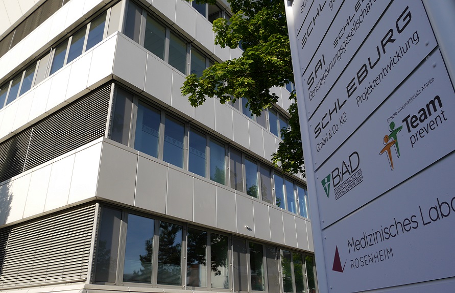 Das Gebäude des Zentrums in Rosenheim.